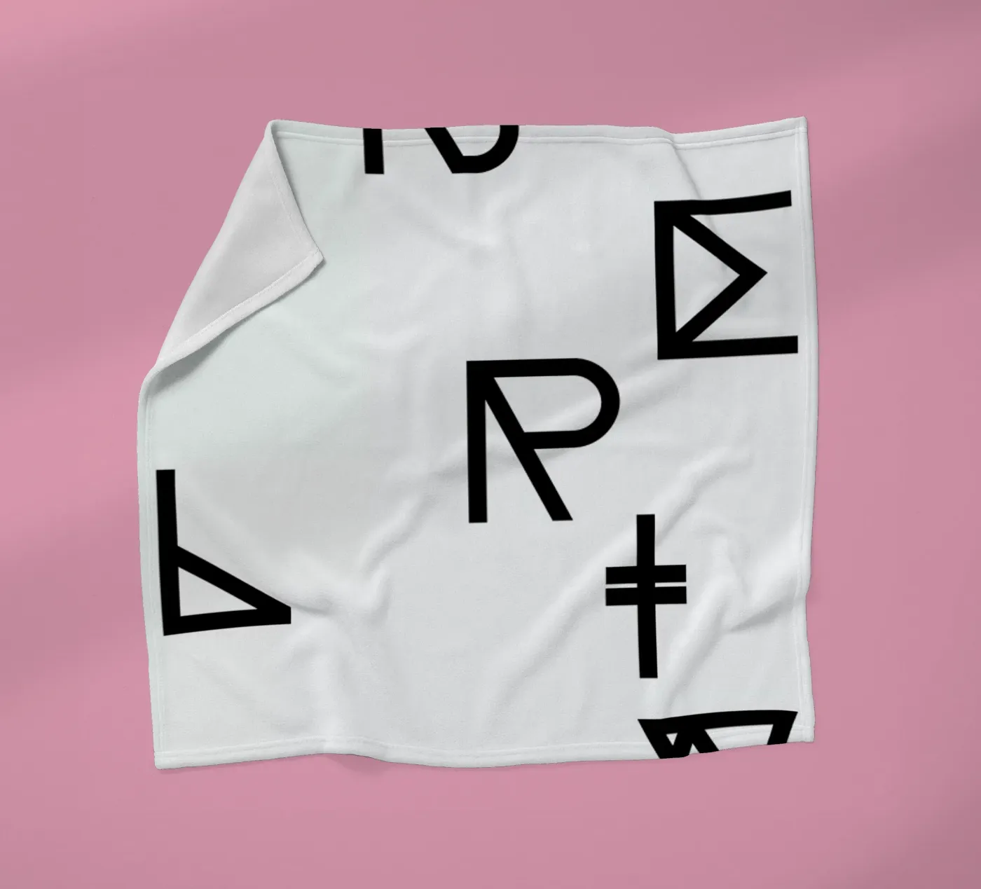 Berlin Fleecedecke von Studio Nahili