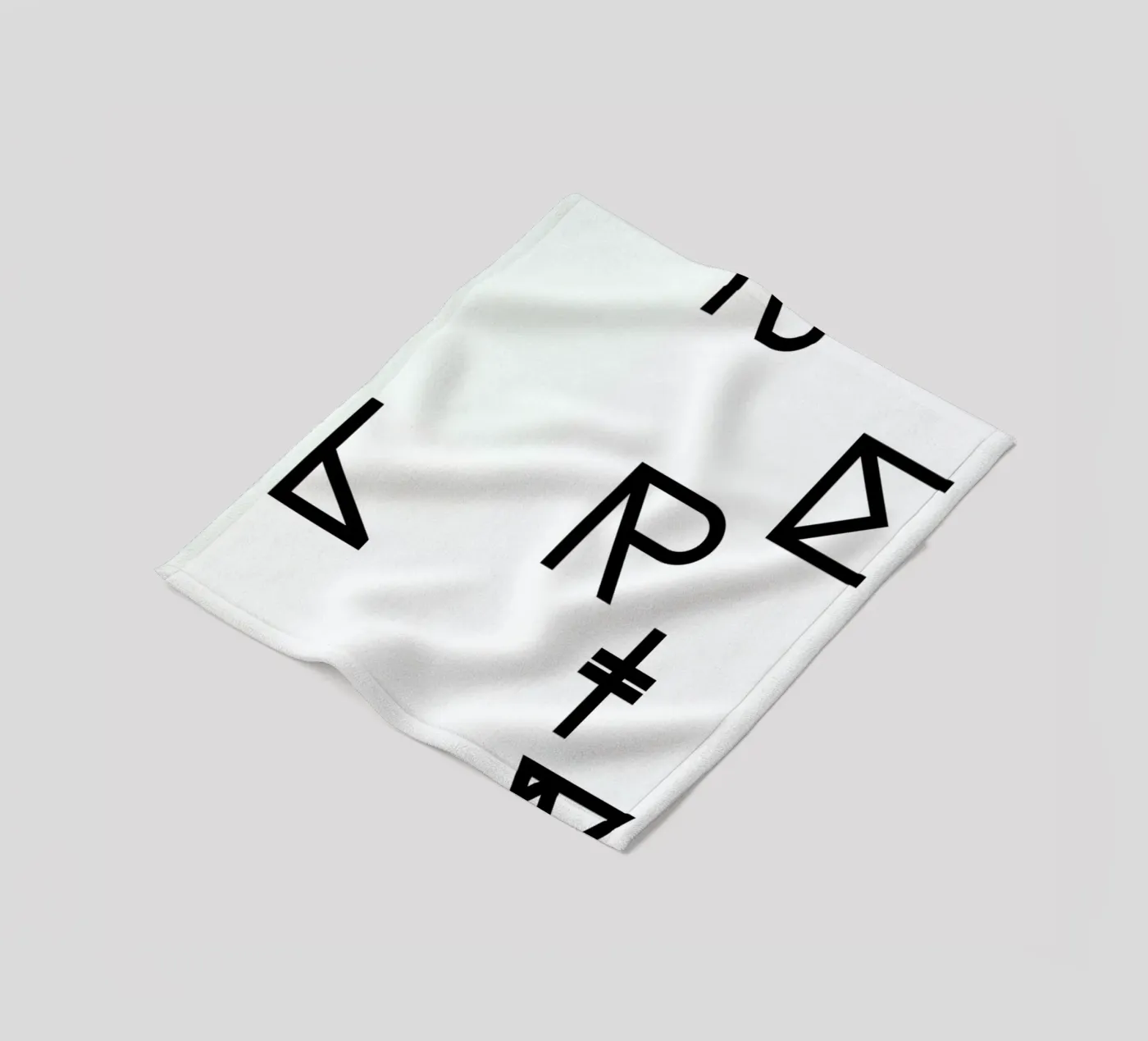 Berlin Fleecedecke von Studio Nahili