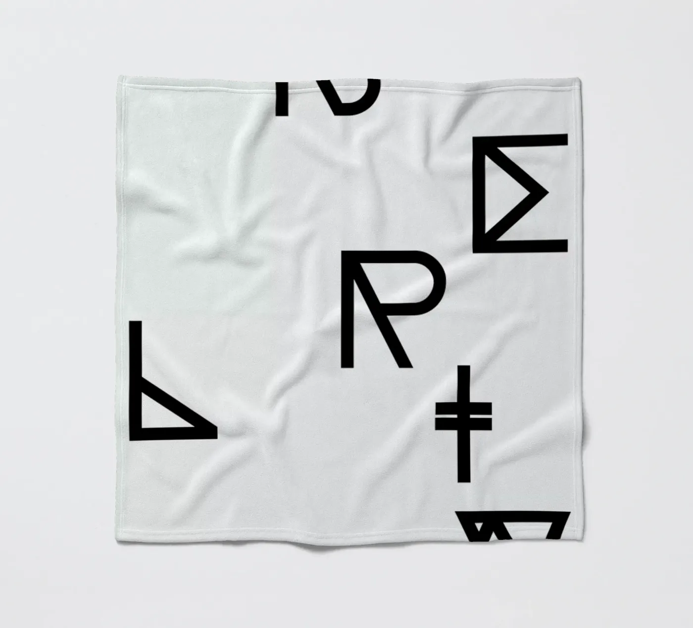 Berlin Fleecedecke von Studio Nahili