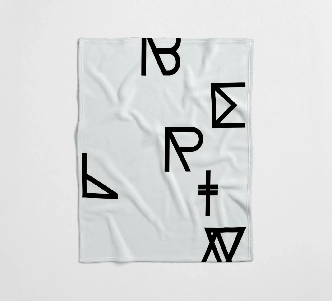 Berlin Fleecedecke von Studio Nahili