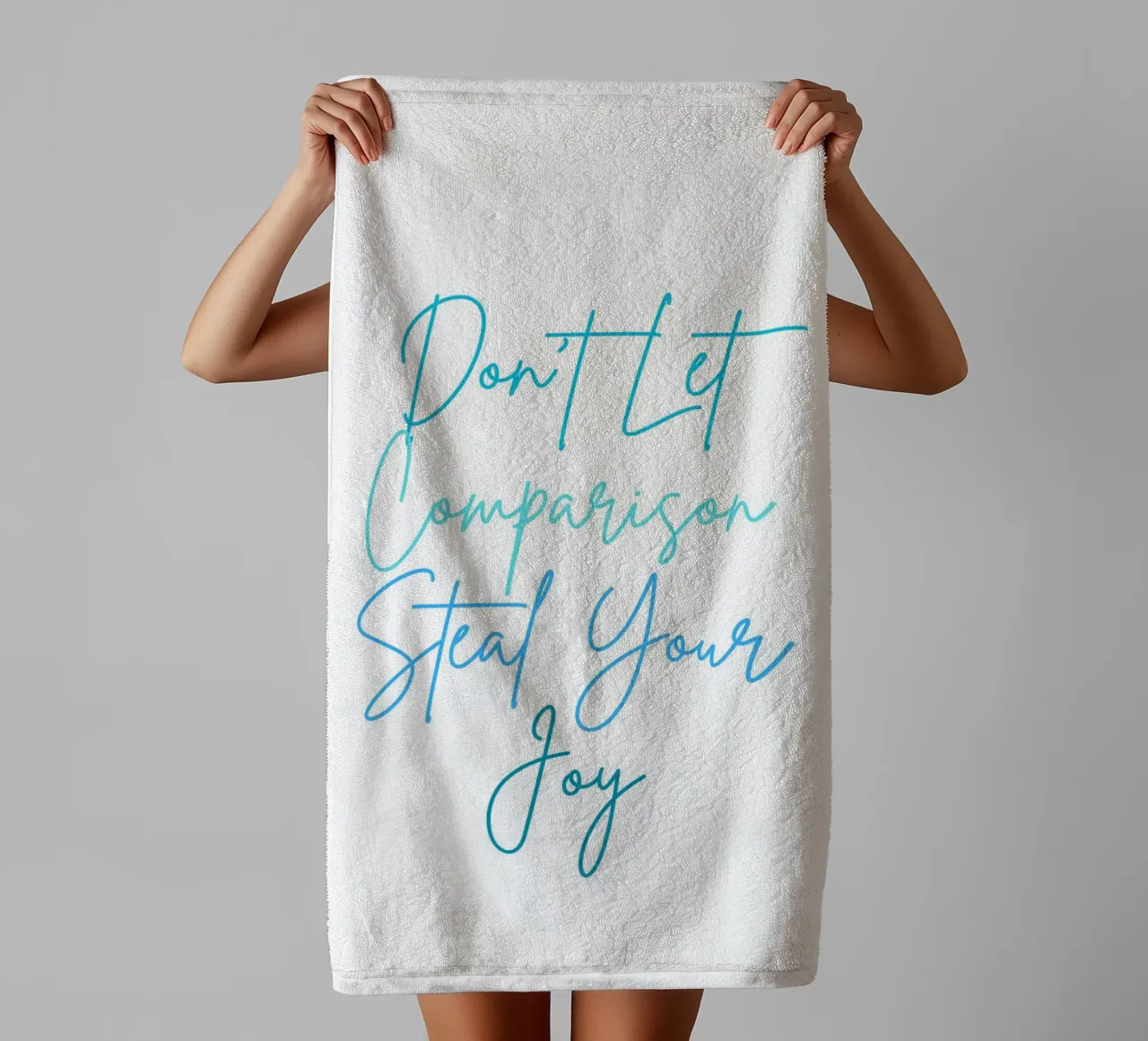Don't Let Comparison Steal Your Joy - Blue text asciugamano da bagno da FABOArt