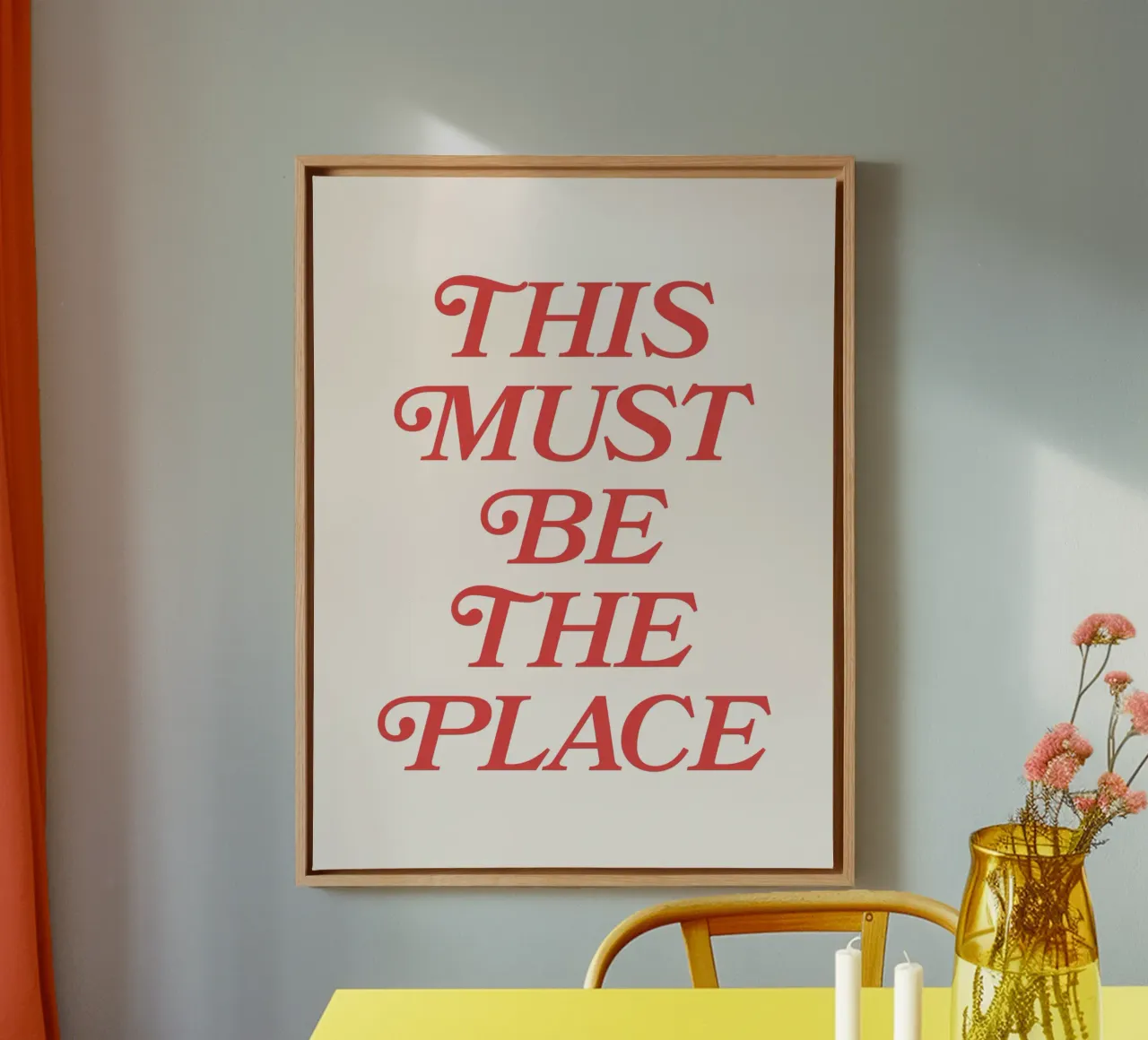 Questo deve essere il posto (Beige & Red Tone) tela con Cornice a cassetta da Paigaam Studio