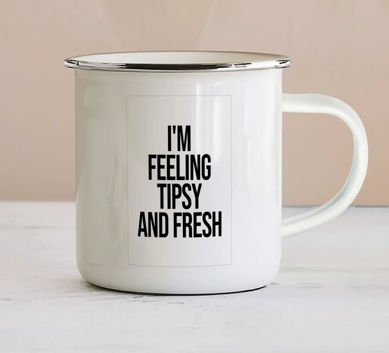 Mi sento alticcio e fresco di citazione tazza in smalto da Paigaam Studio