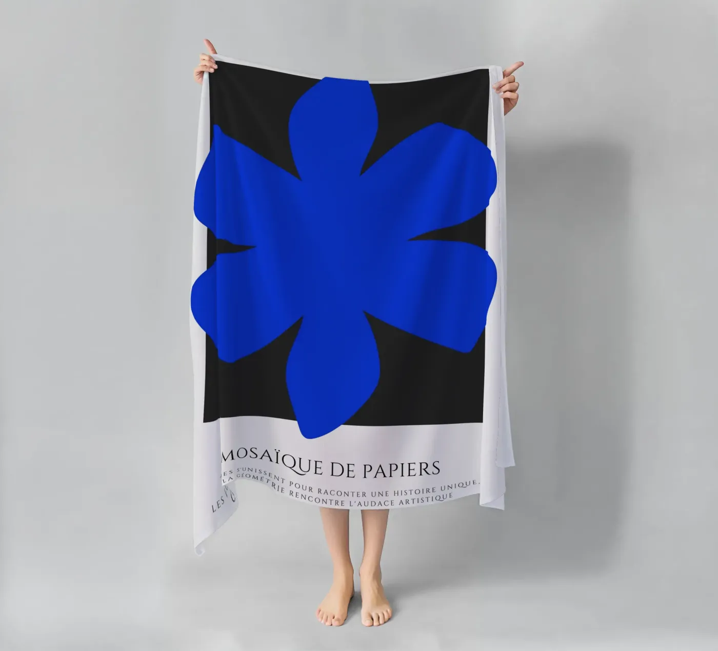 Il fiore blu telo mare da RS LAB STUDIO