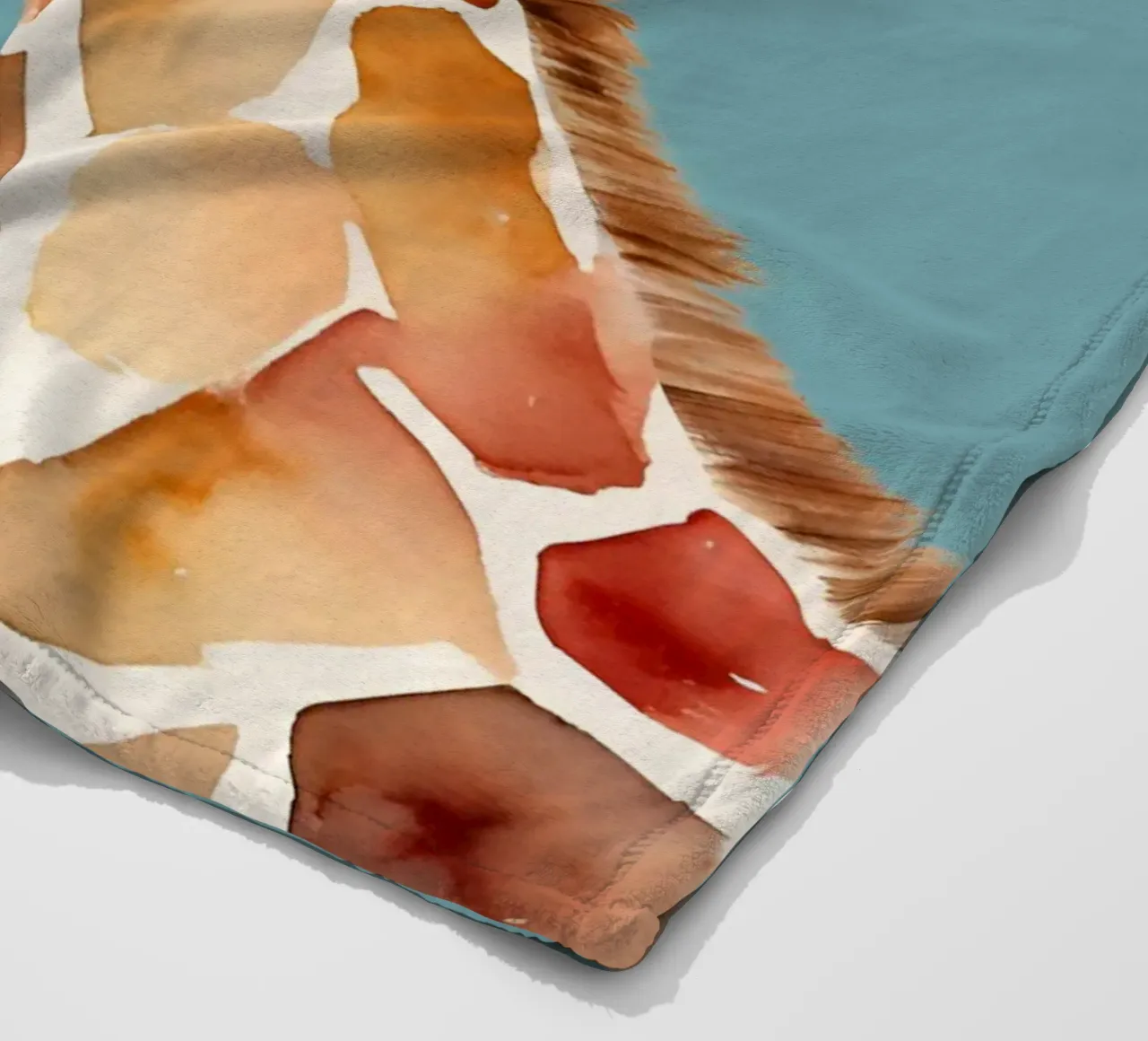 Giraffa sfacciata Pop coperta in pile da Doodle Dreams Art