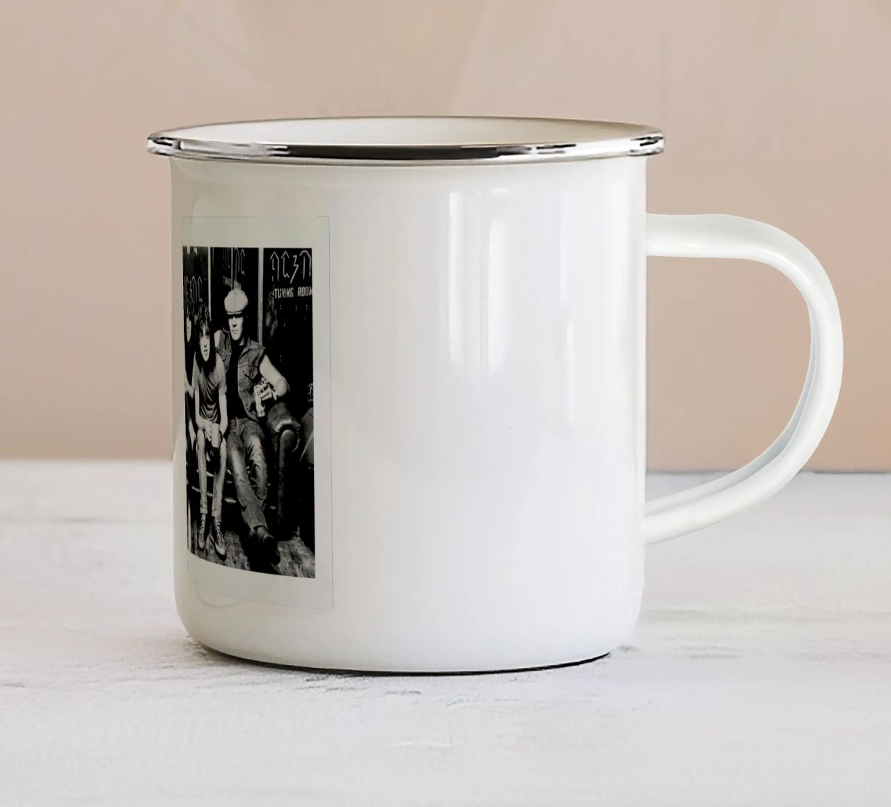AC/DC tazza in smalto da Gallery Print and Art Limited