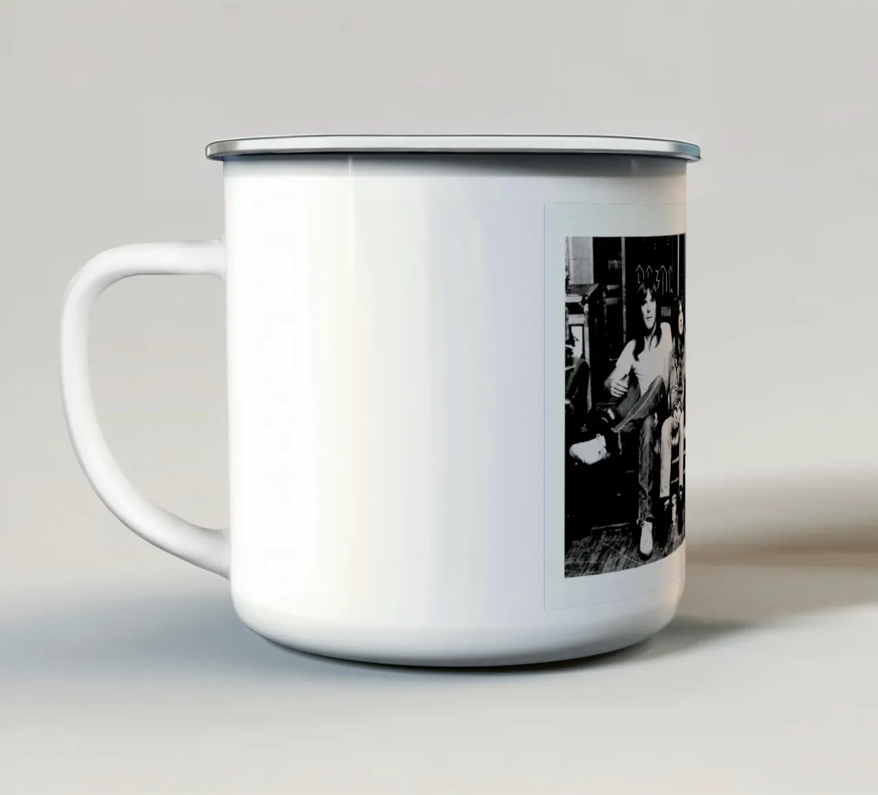 AC/DC tazza in smalto da Gallery Print and Art Limited