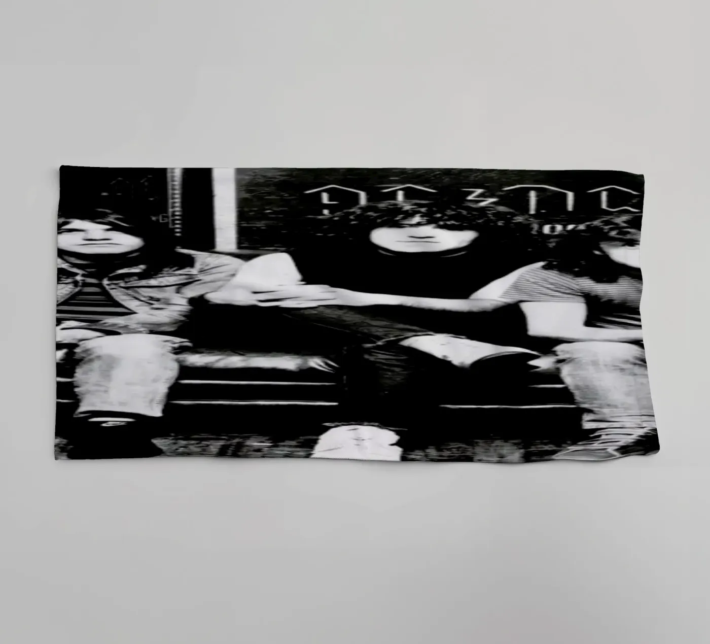 AC/DC badhanddoek van Gallery Print and Art Limited