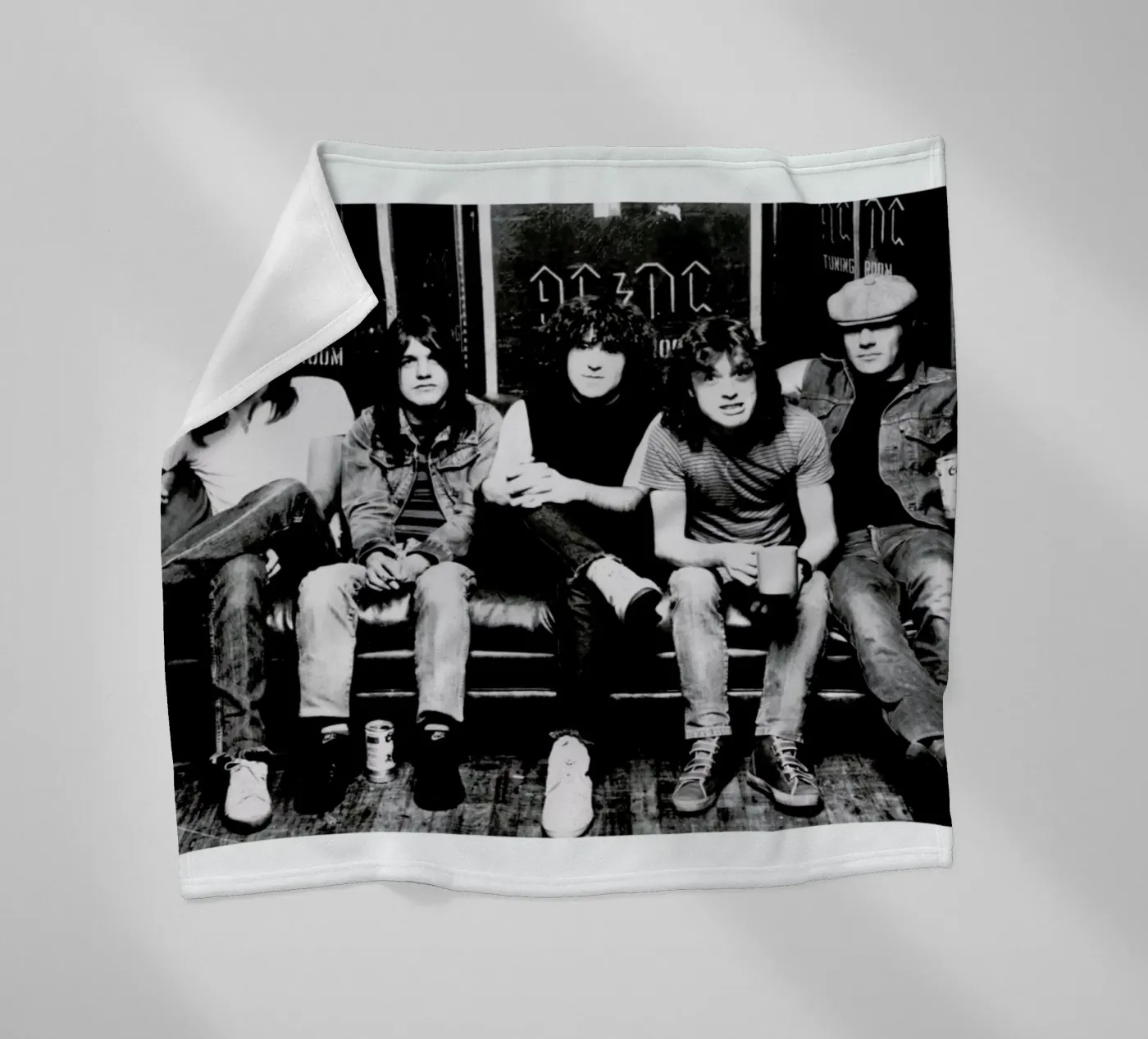 AC/DC Fleecedecke von Gallery Print and Art Limited
