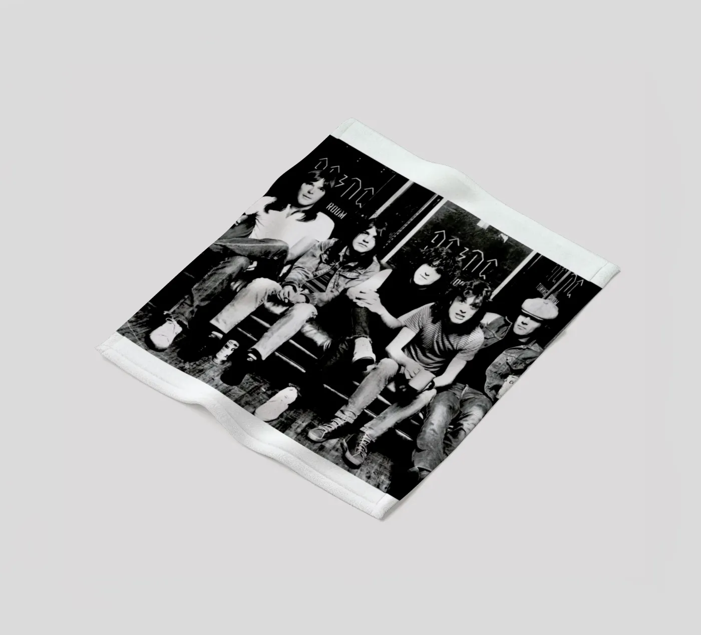 AC/DC Fleecedecke von Gallery Print and Art Limited