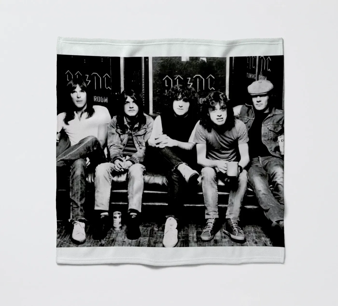 AC/DC Fleecedecke von Gallery Print and Art Limited