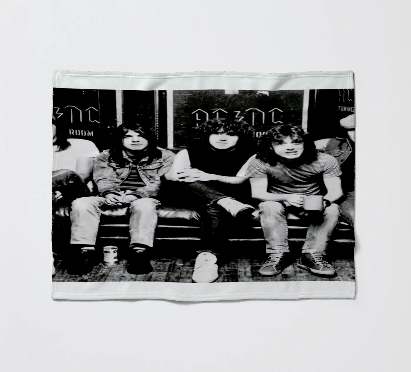 AC/DC Fleecedecke von Gallery Print and Art Limited