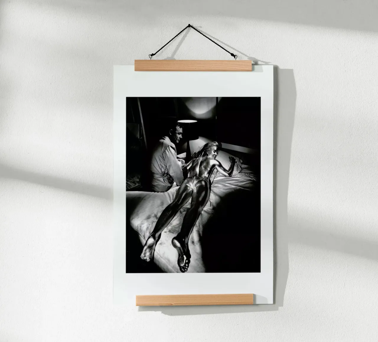 Sean Connery in Goldfinger, 1964 carta hahnemühle da Gallery Print and Art Limited