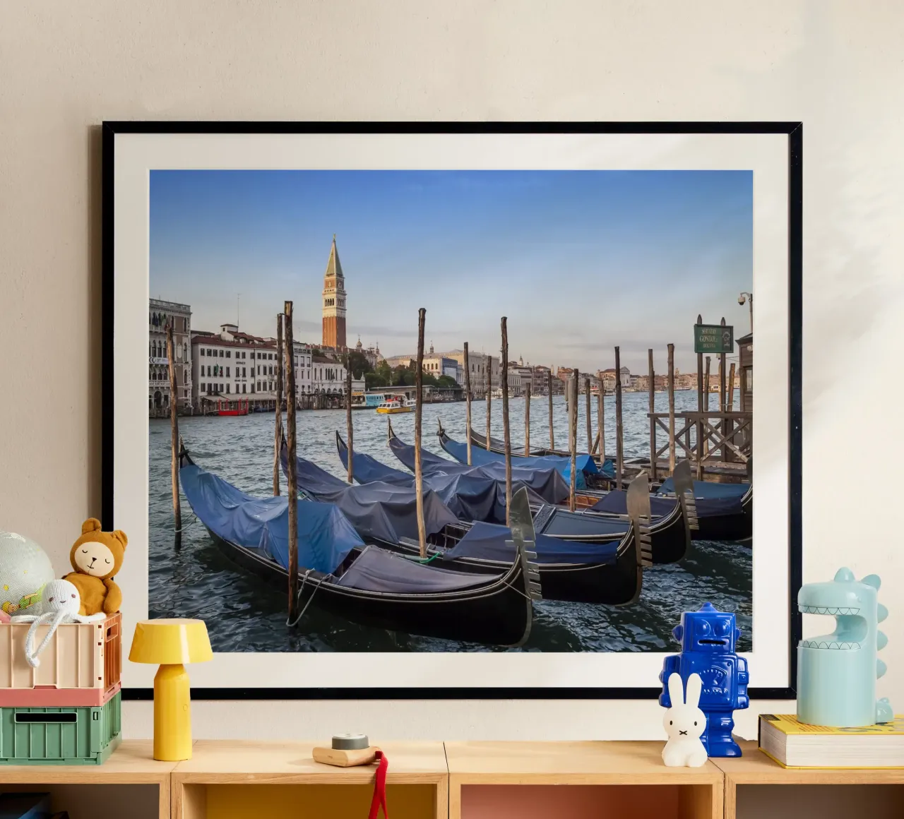 VENEZIA Canal Grande e Torre di San Marco poster con telaio in plastica da Melanie Viola