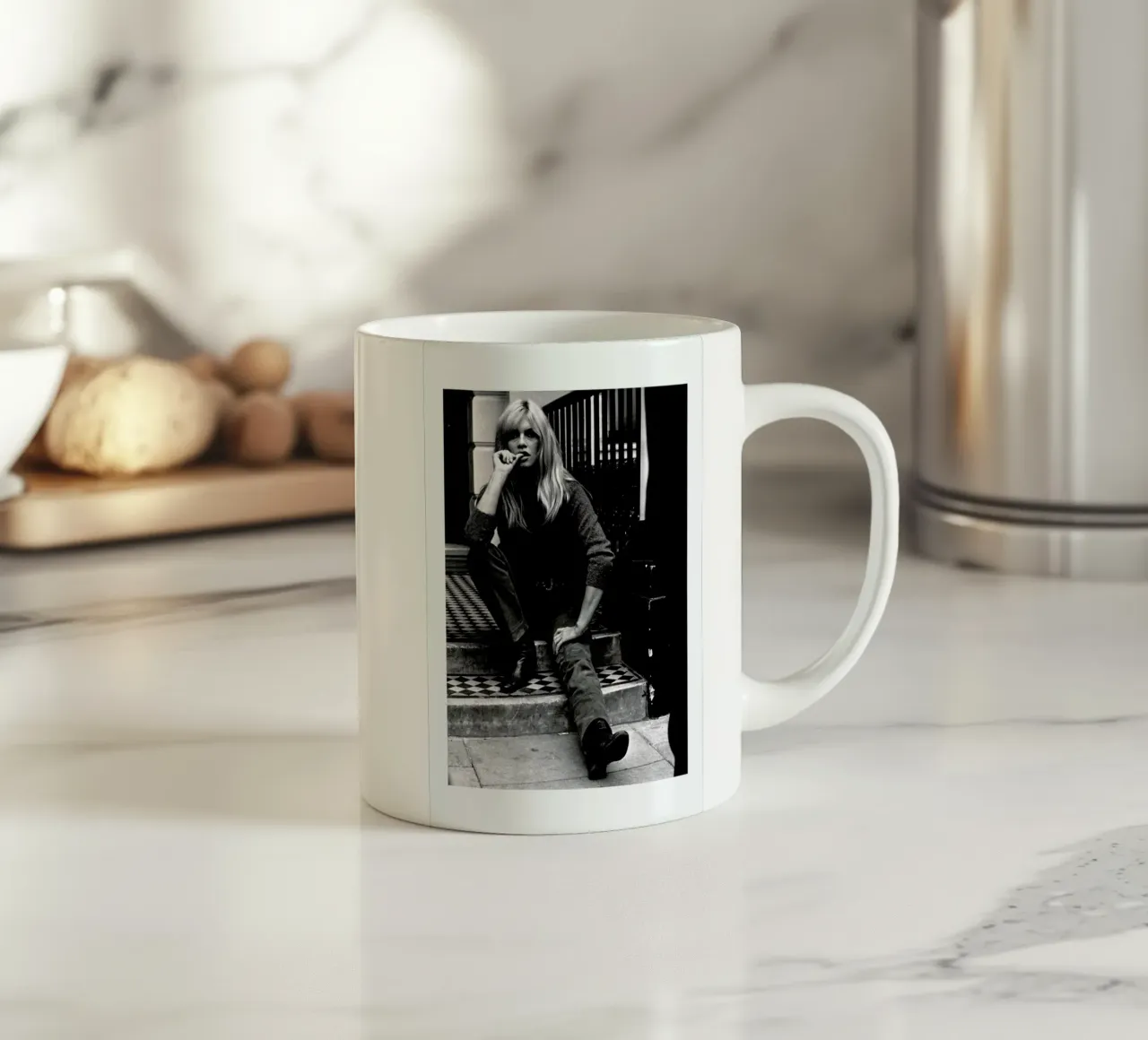Brigitte Bardot, 1966 tazza in ceramica da Gallery Print and Art Limited