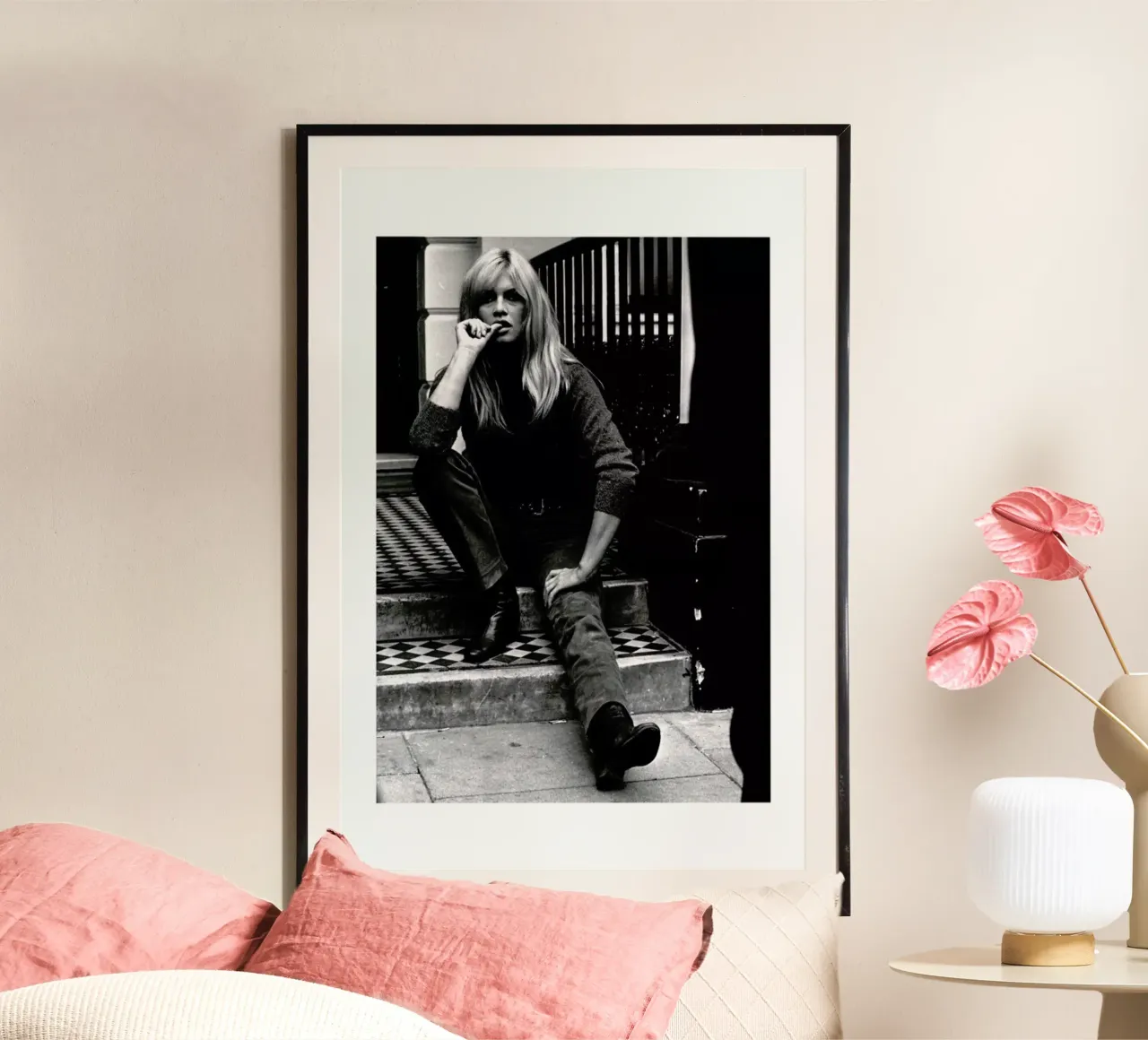 Brigitte Bardot, 1966 poster con telaio in alluminio da Gallery Print and Art Limited