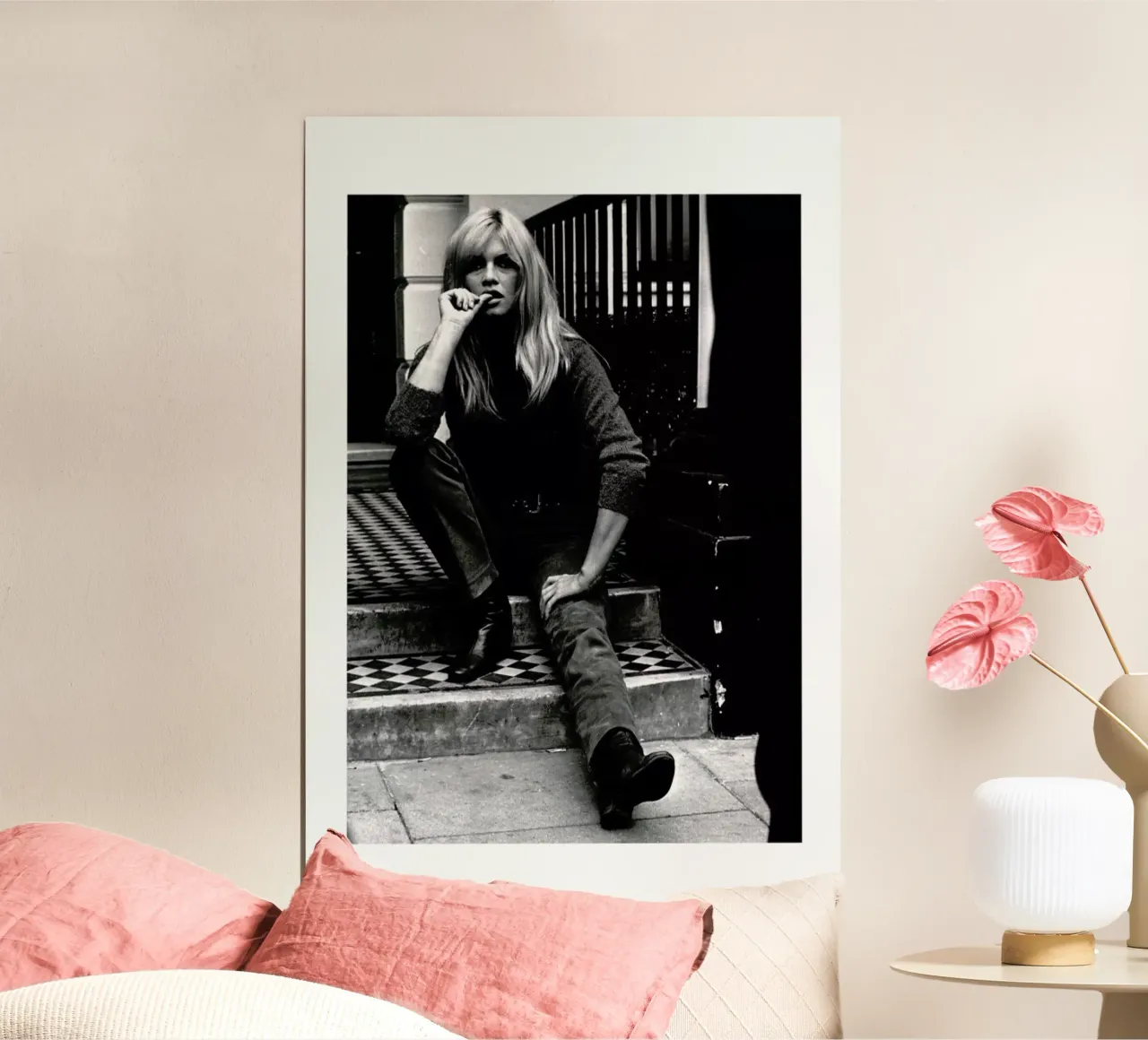 Brigitte Bardot, 1966 poster con telaio in alluminio da Gallery Print and Art Limited