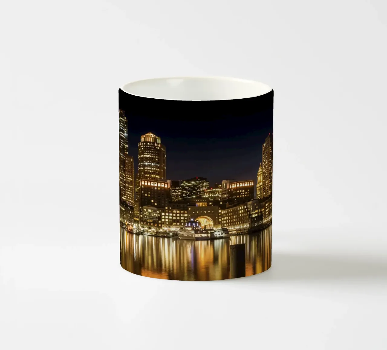 BOSTON Fan Pier Park e Skyline di notte tazza in ceramica da Melanie Viola