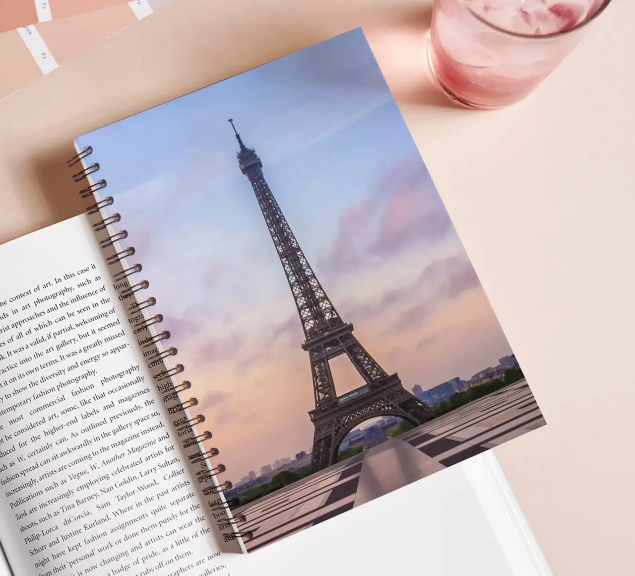 Torre Eiffel all'alba diario ad anelli da Melanie Viola