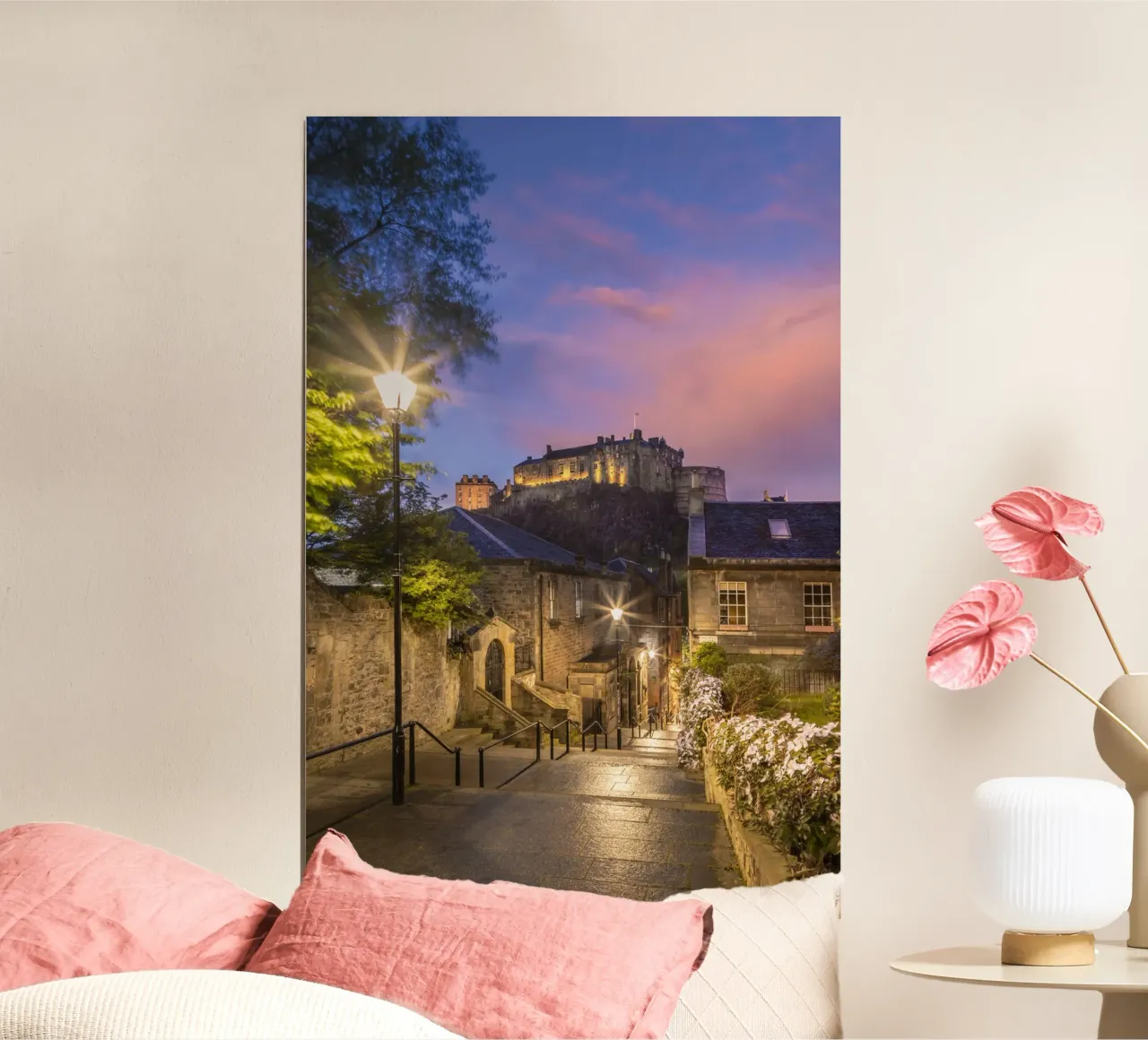 Tramonto al castello di Edimburgo poster con telaio in plastica da Melanie Viola
