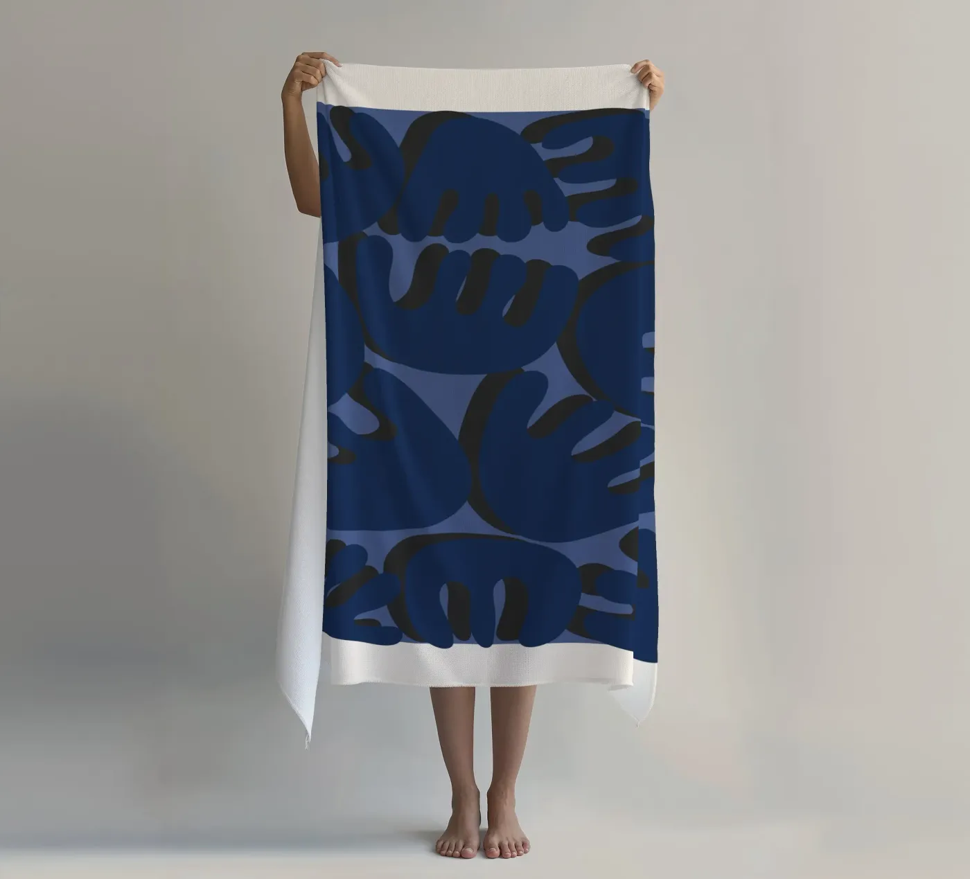 Rounded geometry strandhanddoek van RS LAB STUDIO