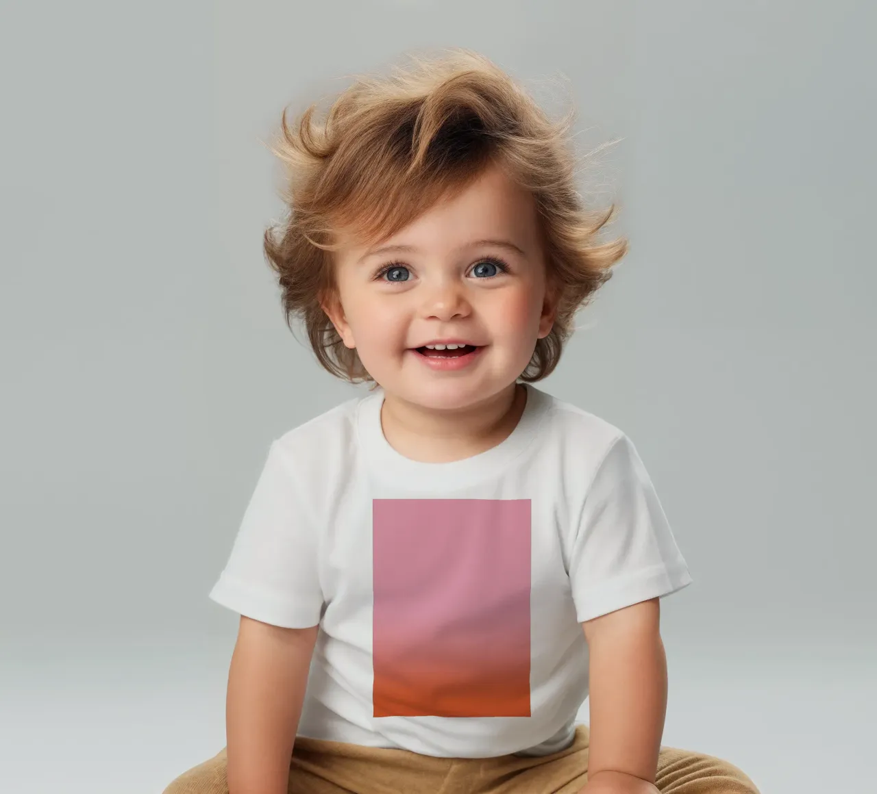 Rosarot Fade Gradient Baby T-Shirt von BAINAI KIDS
