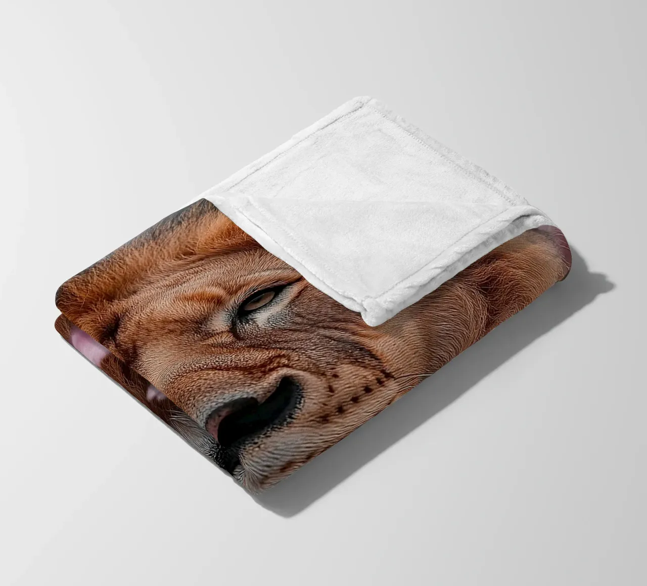 Leone coperta in pile da Nikis Art Studio