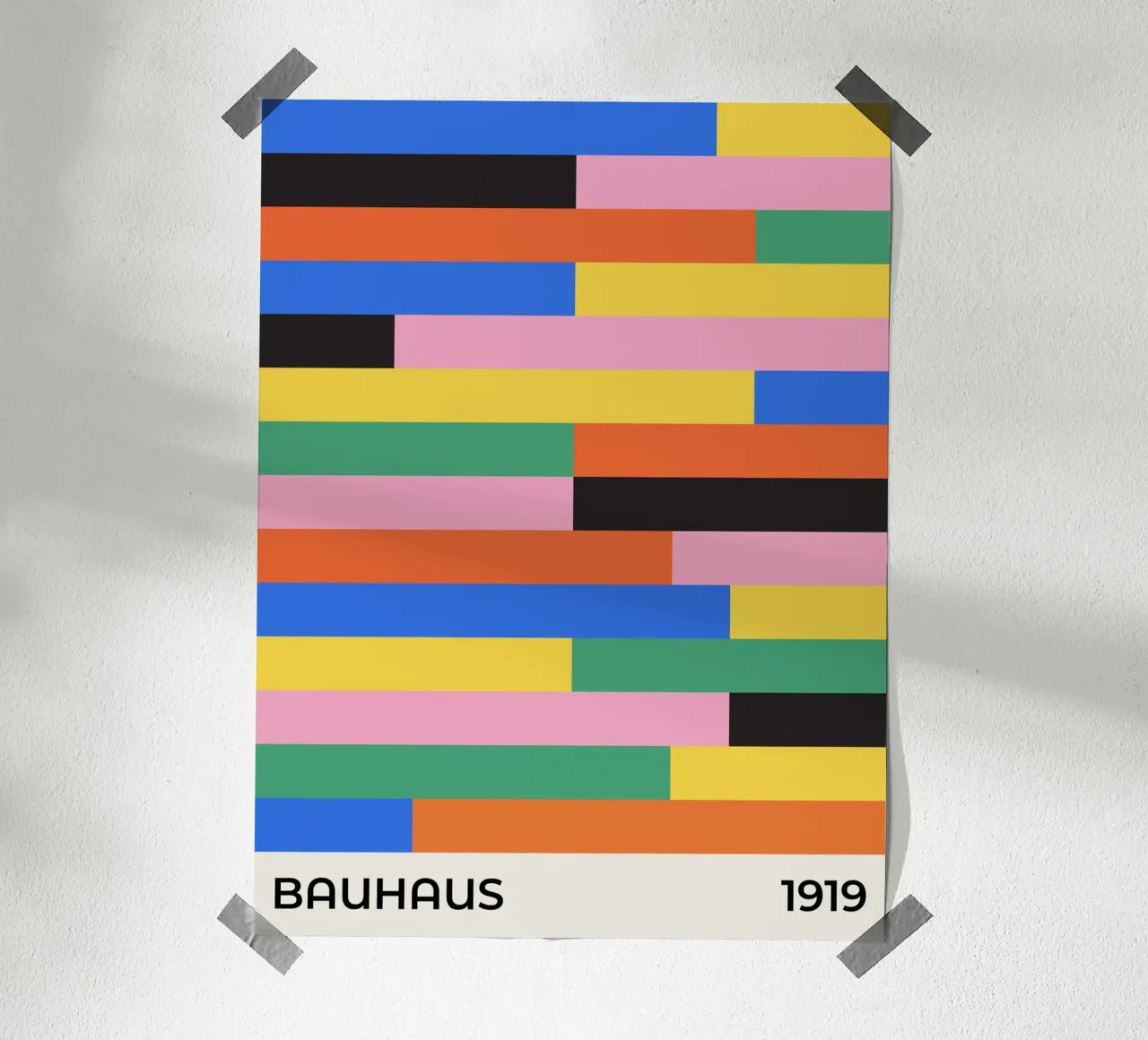 Mostra di piastrelle Bauhaus 1919 poster con telaio in plastica da Paigaam Studio