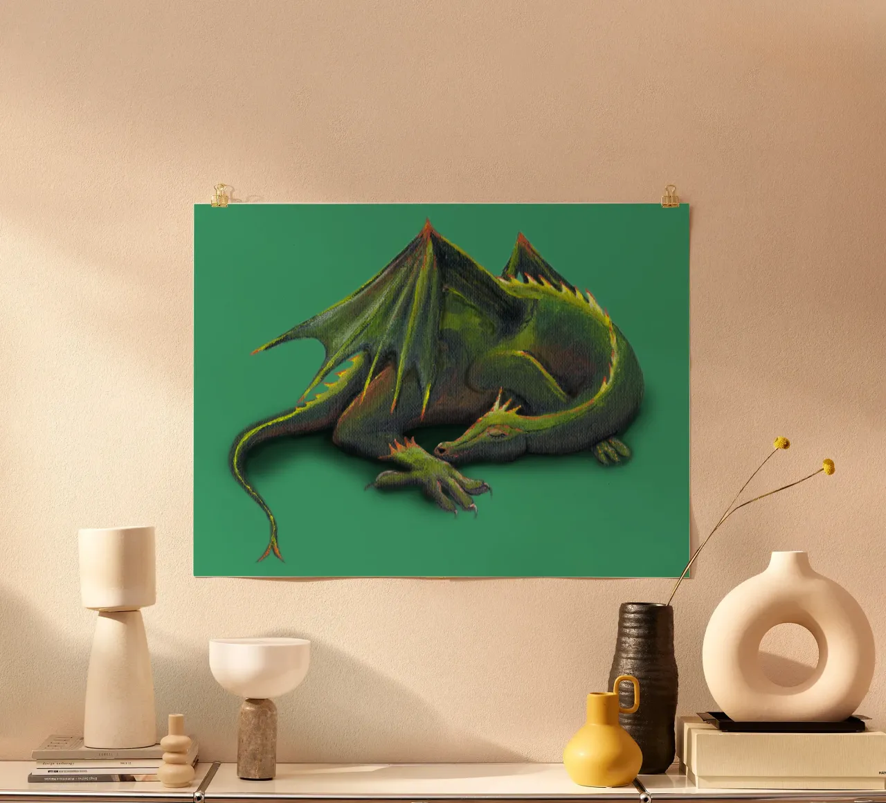 Drago addormentato poster con telaio in plastica da BwiseLizzy