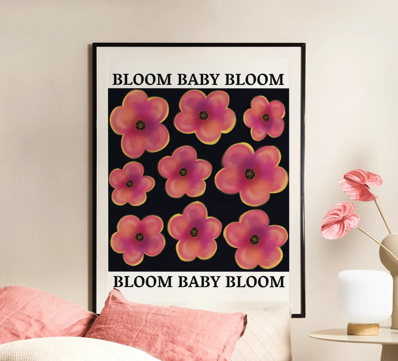 Audace motivo a fiori rosa su nero poster con telaio in legno da Illustration Raissa Oltmanns