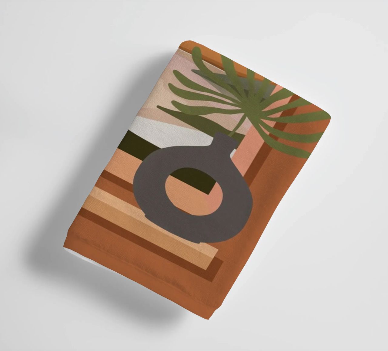 Vase with a green plant in front of an arched window asciugamano da bagno da LisaArtes