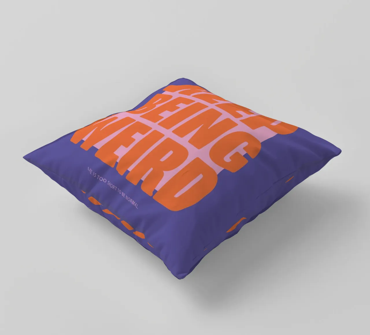 Continua ad essere strano - Viola cuscino da Malou-Studio