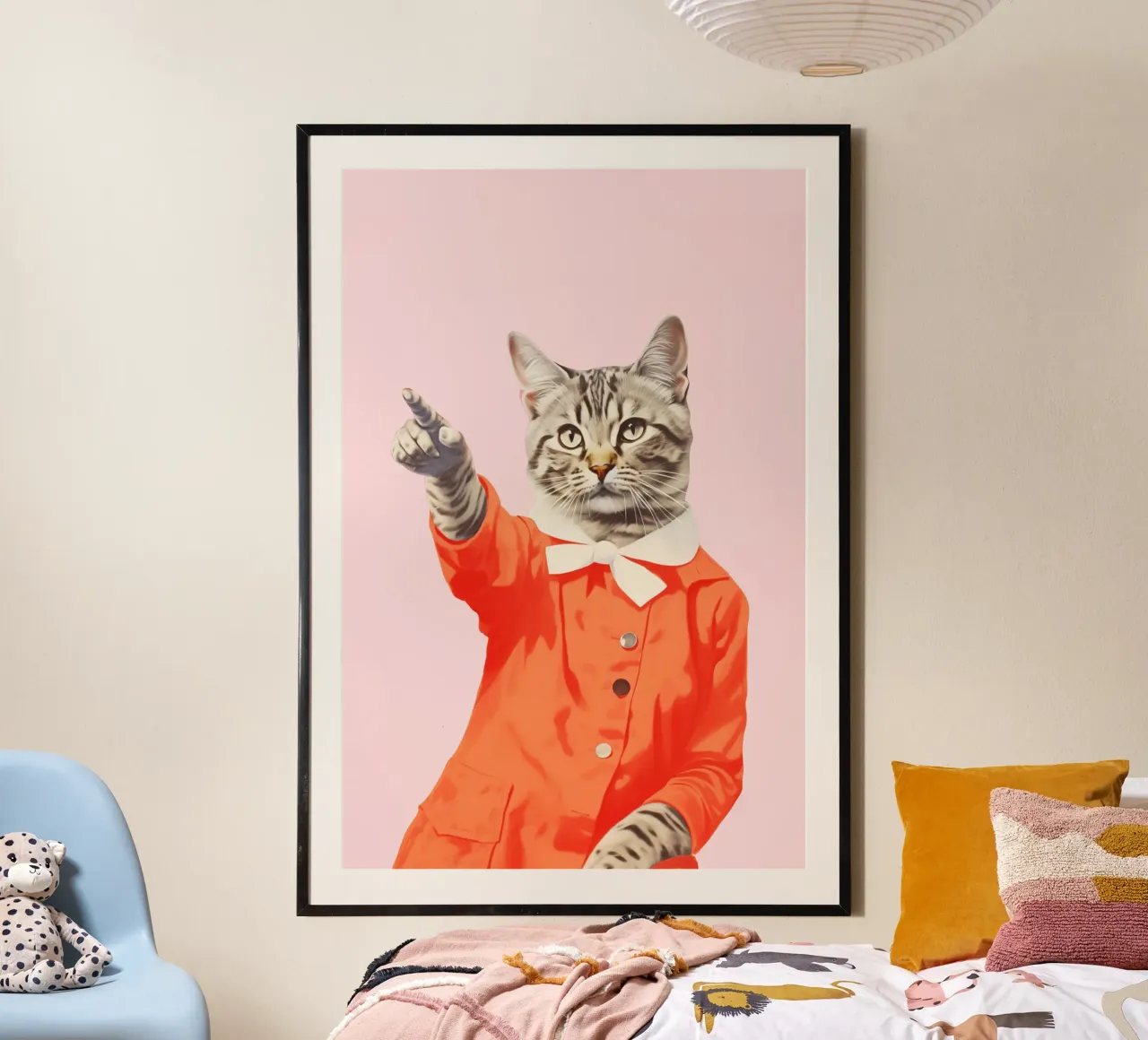 Gatto in abito arancione poster con telaio in alluminio da Malou-Studio