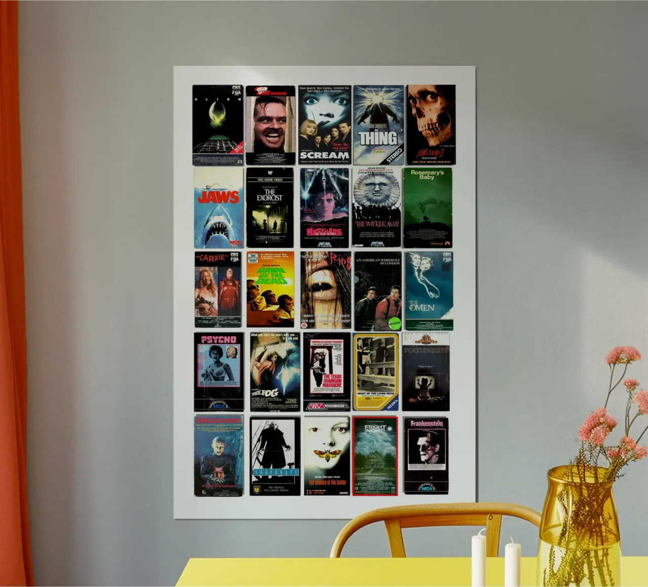 I più grandi film dell'orrore - Copertine di VHS d'epoca poster con telaio in plastica da MrMustardPrints