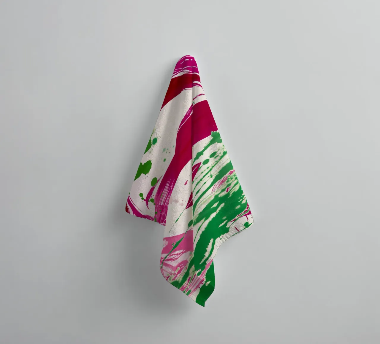Donna bendata | Action painting con colori al neon asciugamano da bagno da Autofocus