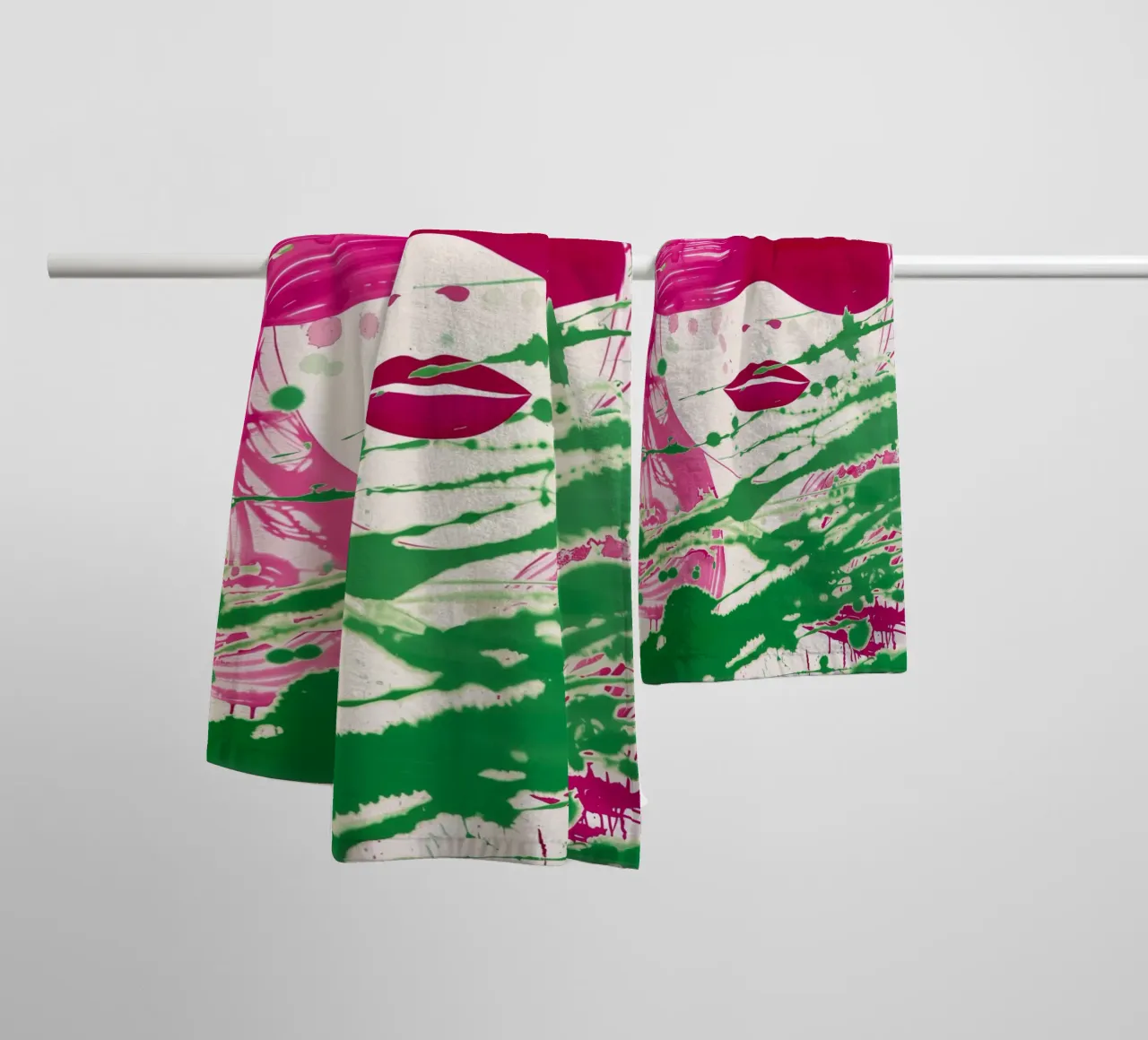 Donna bendata | Action painting con colori al neon asciugamano da bagno da Autofocus