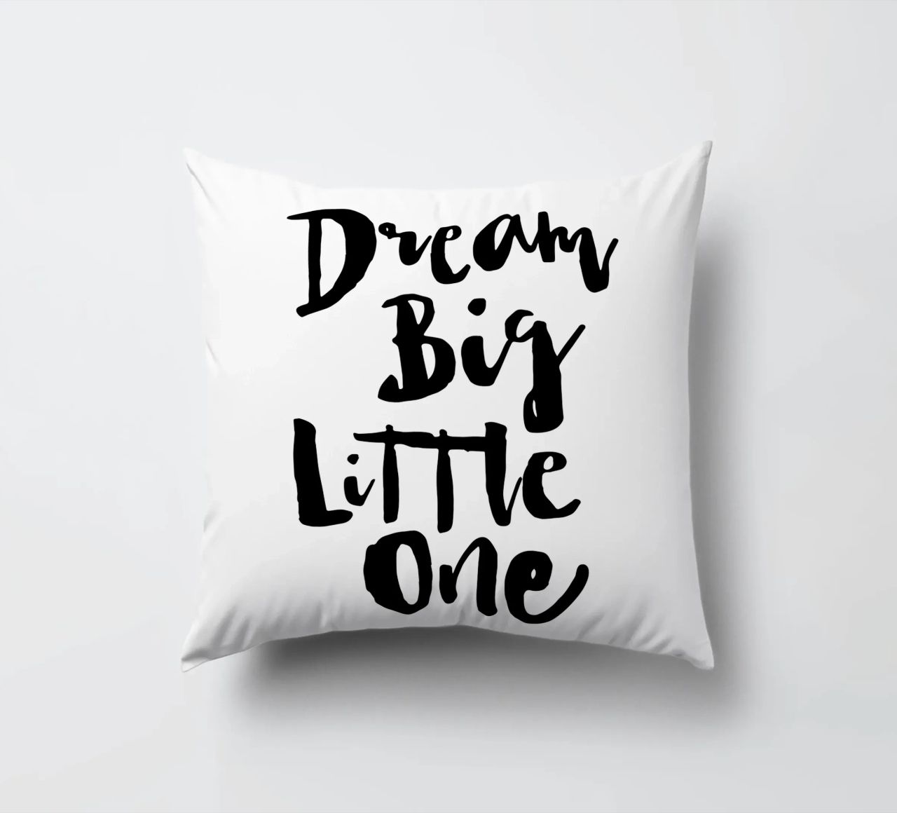 Sogna in grande piccolo in bianco e nero cuscino da THE MOTIVATED TYPE