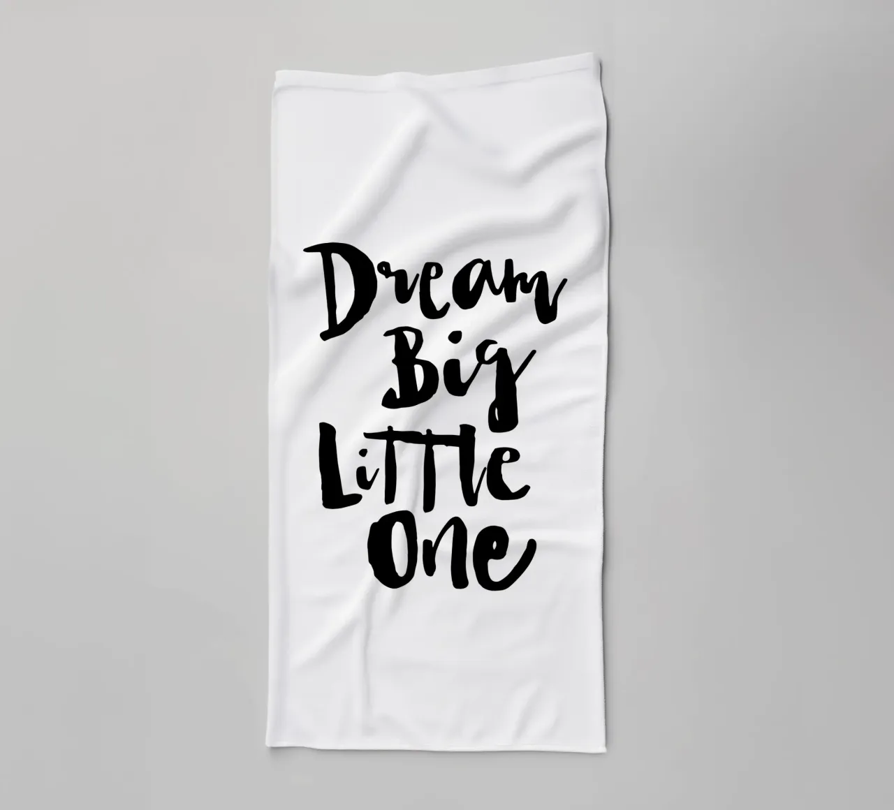 Dream Big Little One en noir et blanc serviette de bain de THE MOTIVATED TYPE