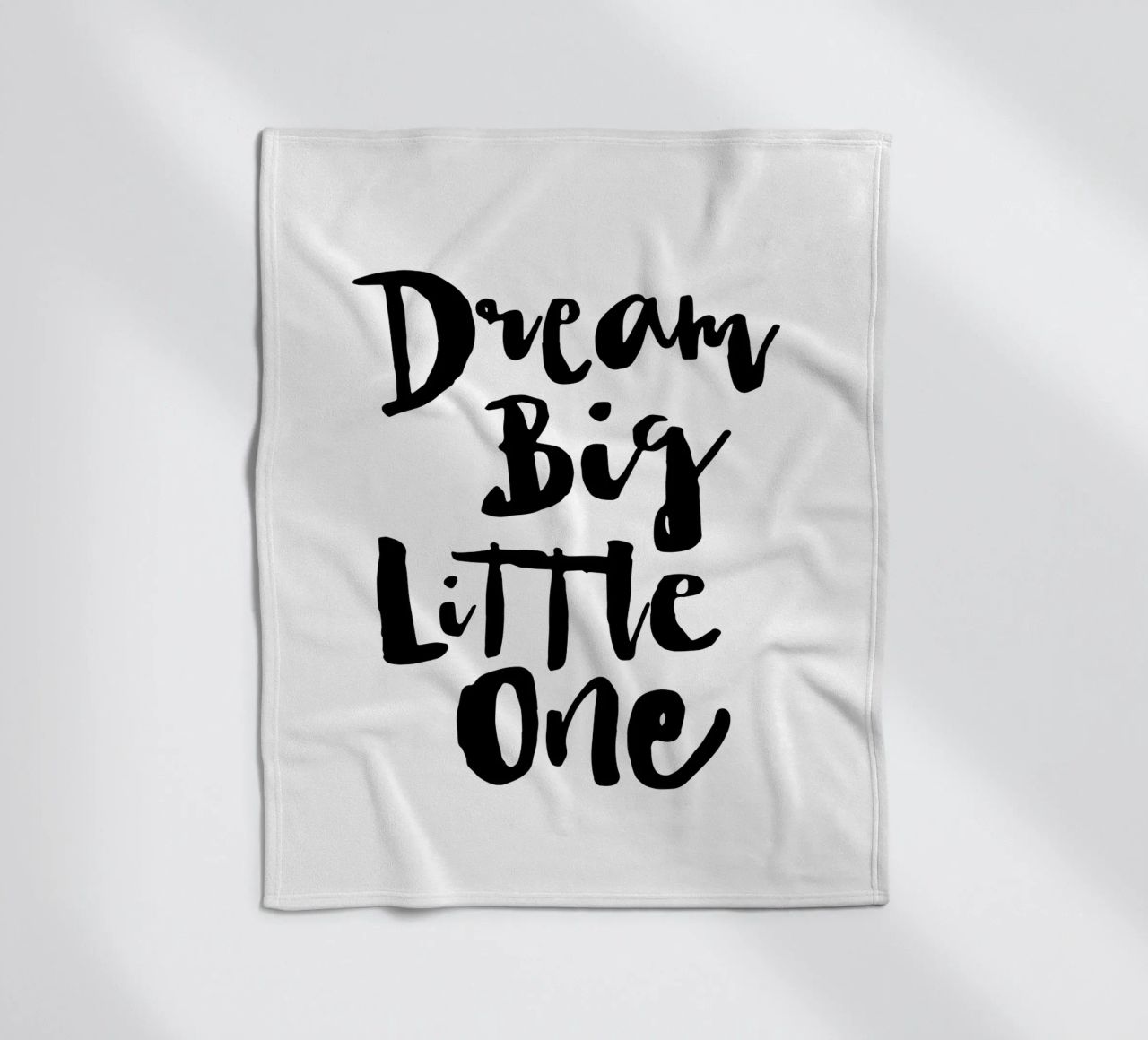 Sogna in grande piccolo in bianco e nero coperta in pile da THE MOTIVATED TYPE
