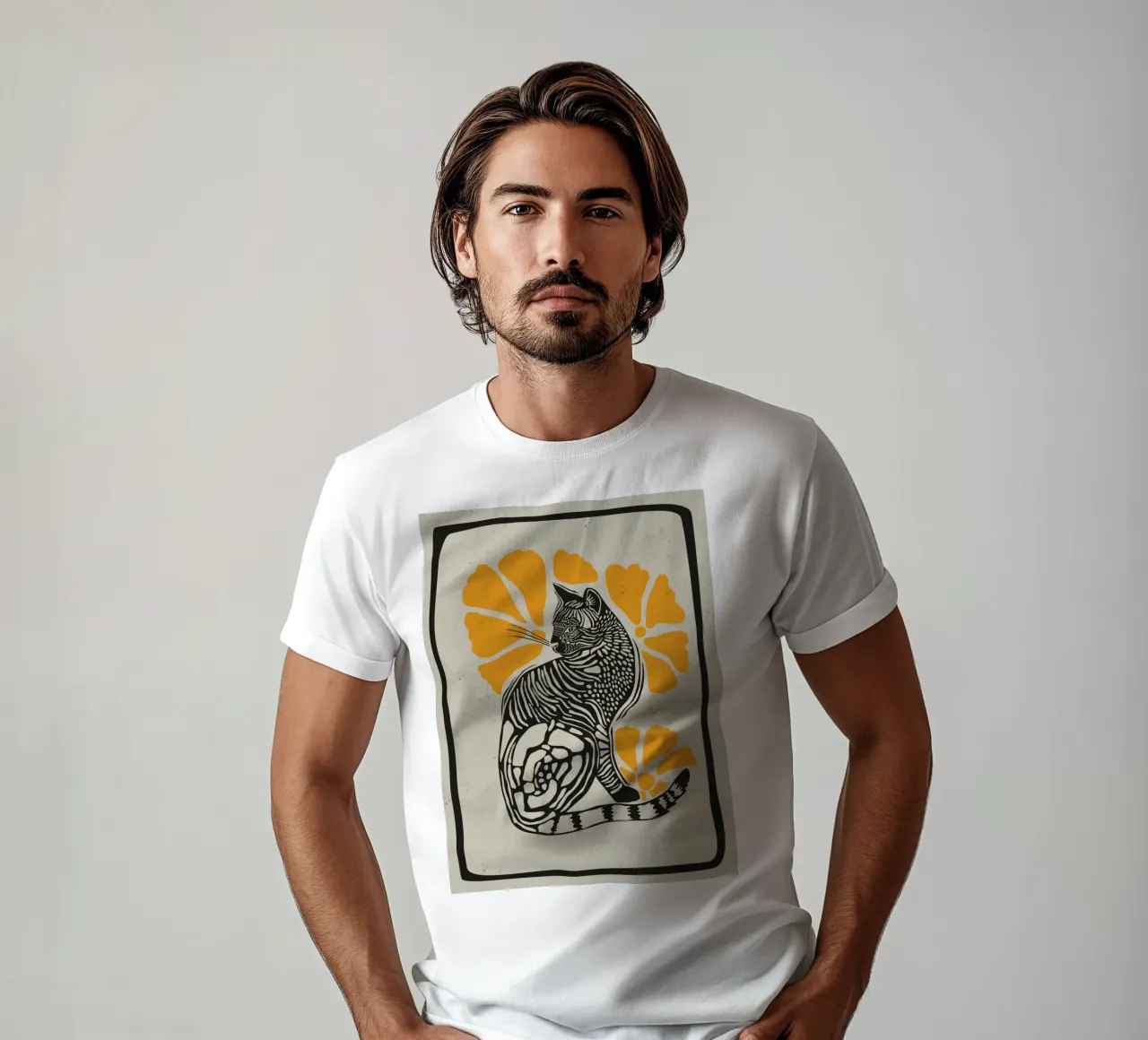 Gatto con fiori t-shirt da Indigo Rain