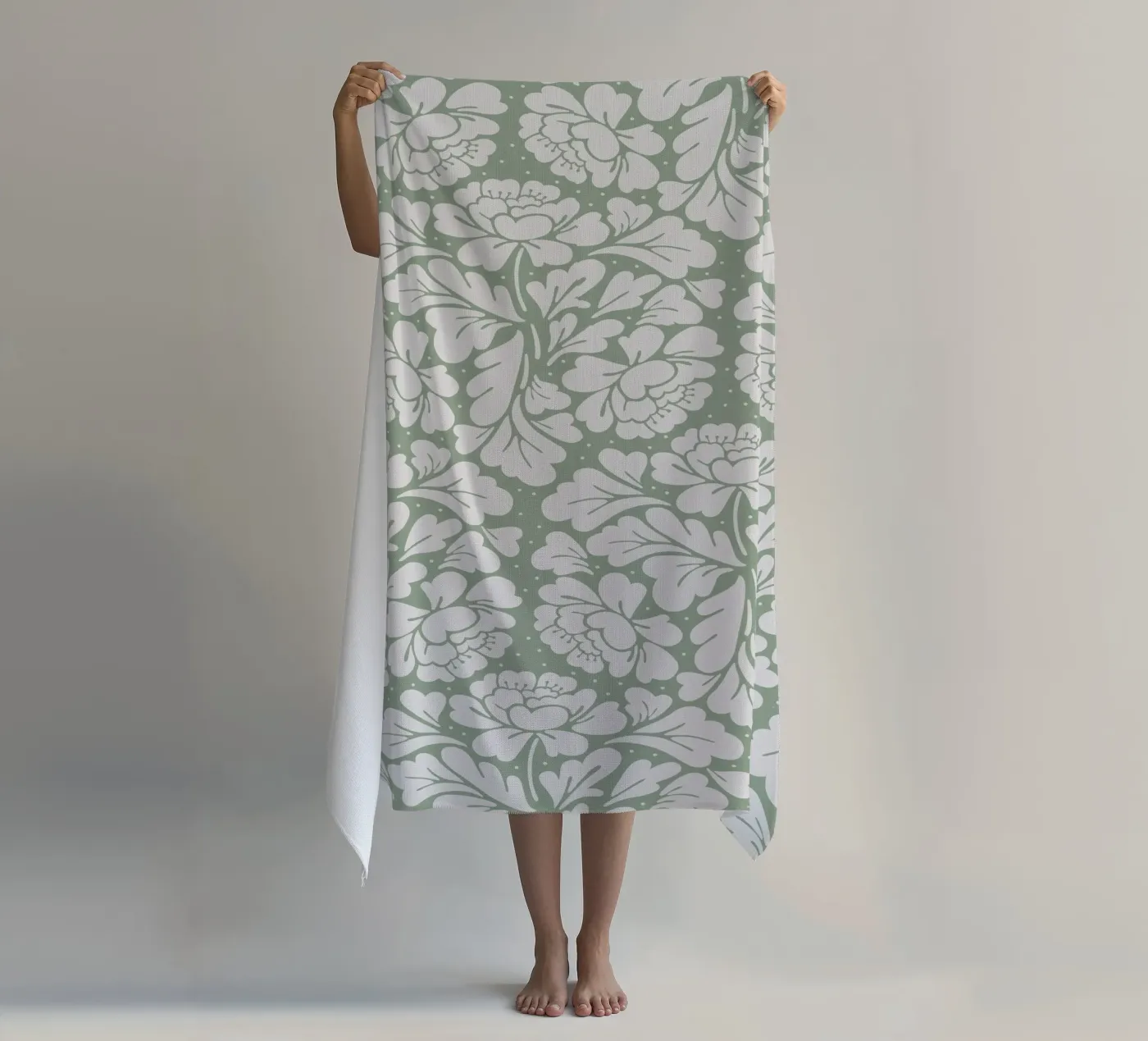 Baroque Pattern Sage Green telo mare da anisillustration