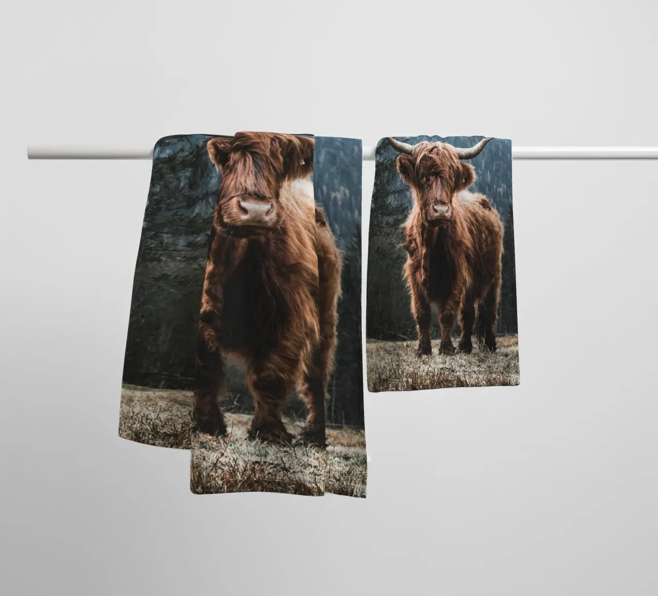 Highland cow in front of a mountain backdrop - Rustic nature photography towel by Whole©