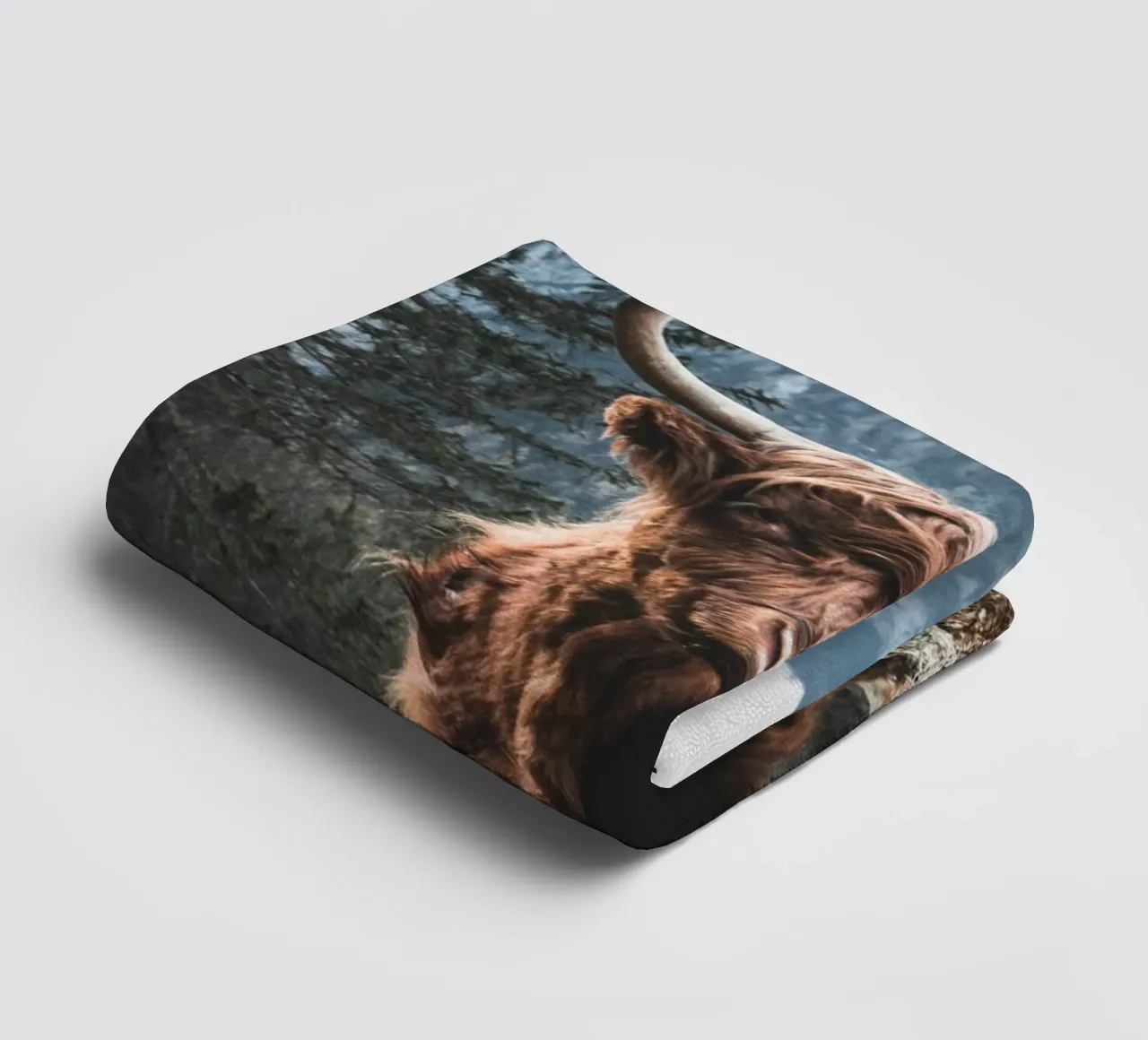 Highland cow in front of a mountain backdrop - Rustic nature photography towel by Whole©
