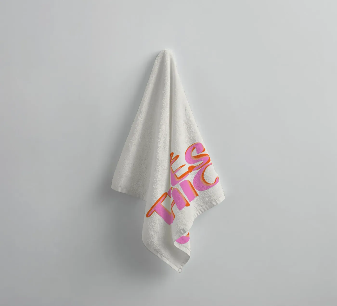 Trés Chic towel by Malou-Studio