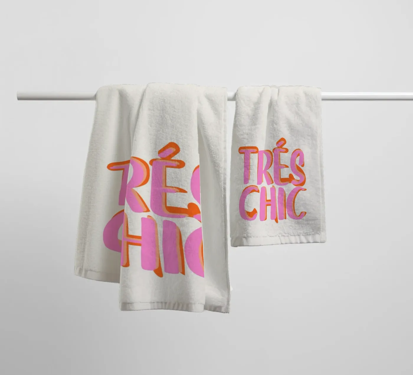 Trés Chic towel by Malou-Studio