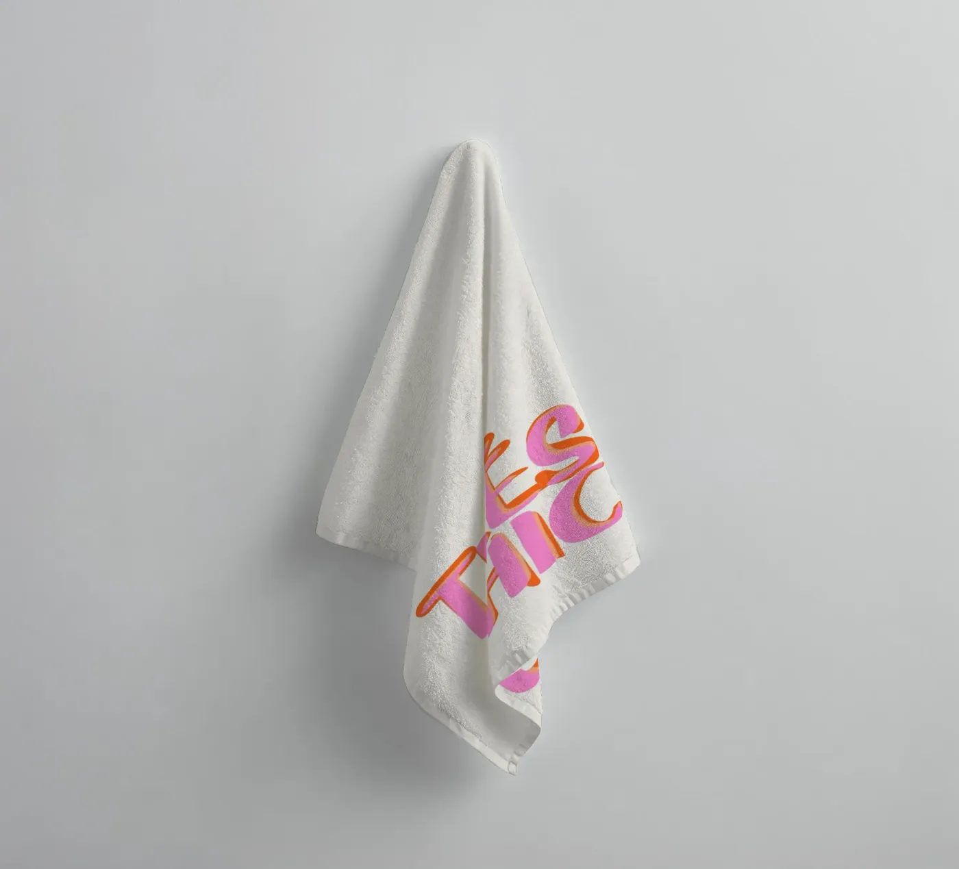 Trés Chic towel by Malou-Studio