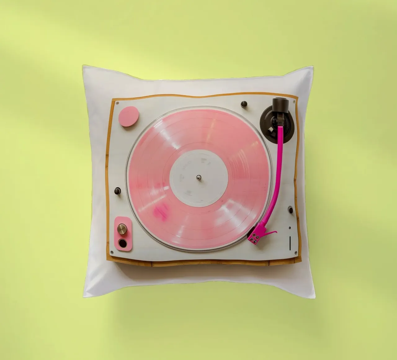 Record Player Pink cuscino da Malou-Studio