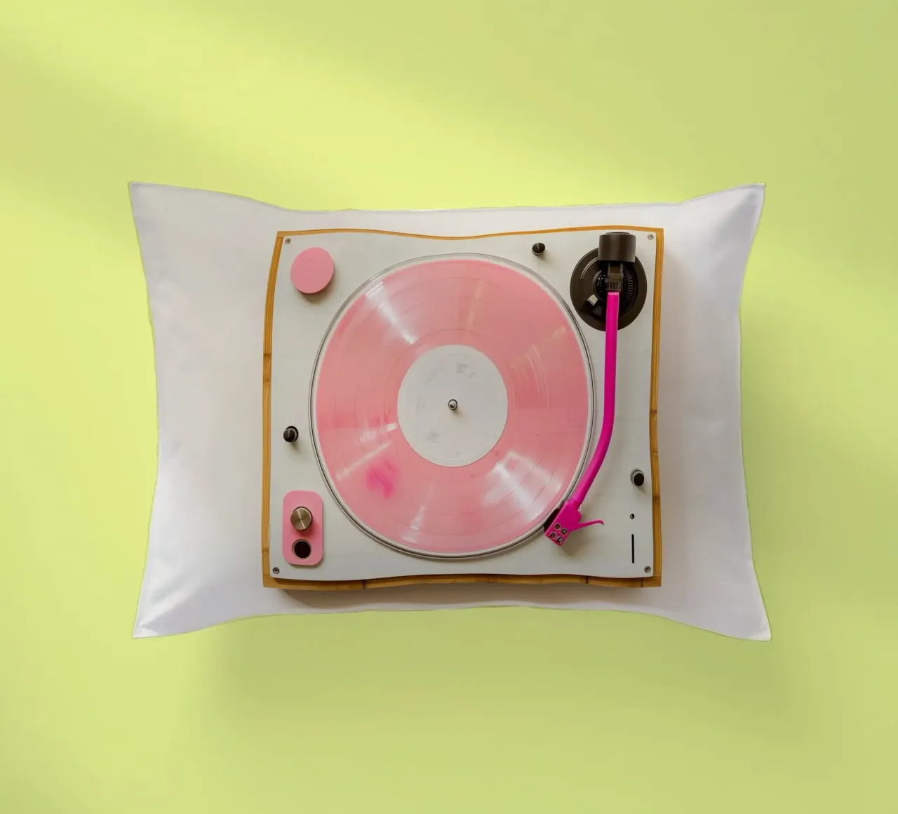Record Player Pink cuscino da Malou-Studio