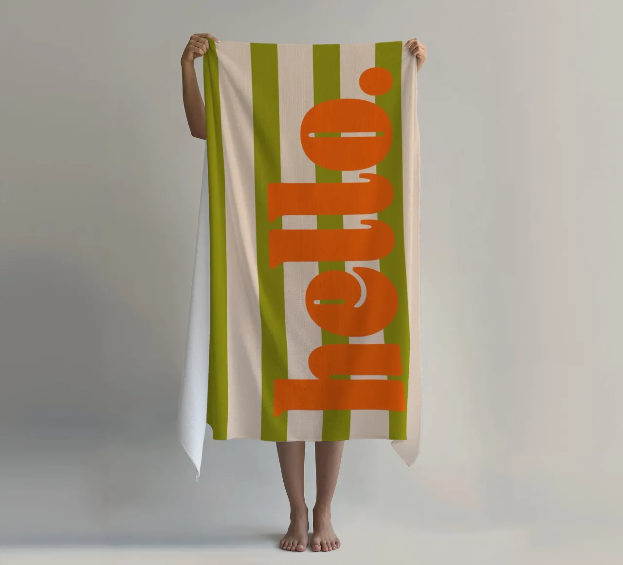 Hallo - Grün-Orange-Streifen Strandtuch von Malou-Studio