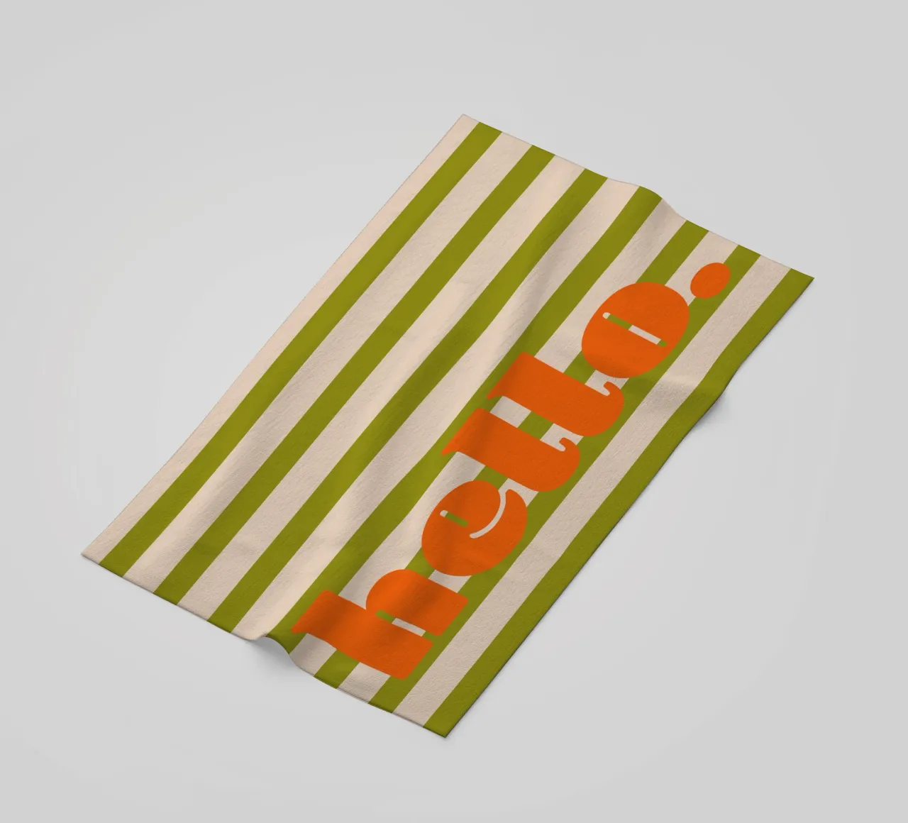 Hallo - Grün-Orange-Streifen Strandtuch von Malou-Studio
